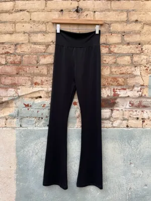 Essential Yoga Athletic Pants in Black