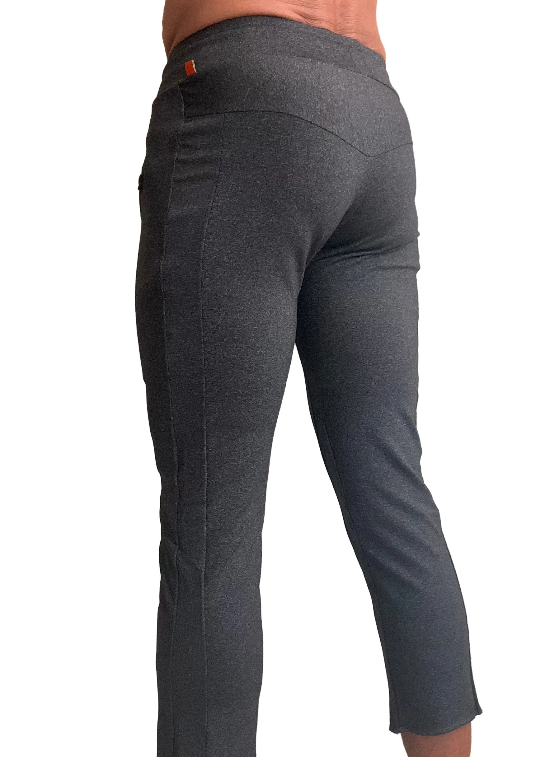 PERFORMANCE Premium Mens 4/5 Zipper Pocket Capri Yoga Pants (Charcoal Heather)